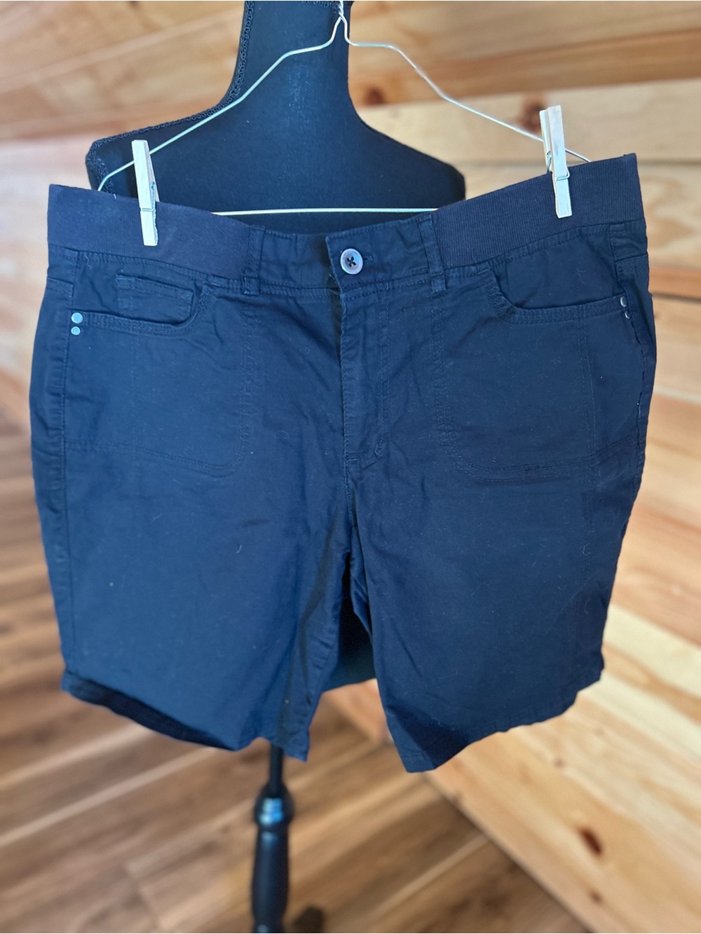 Gloria Vanderbilt Women’s Navy Casual Shorts
